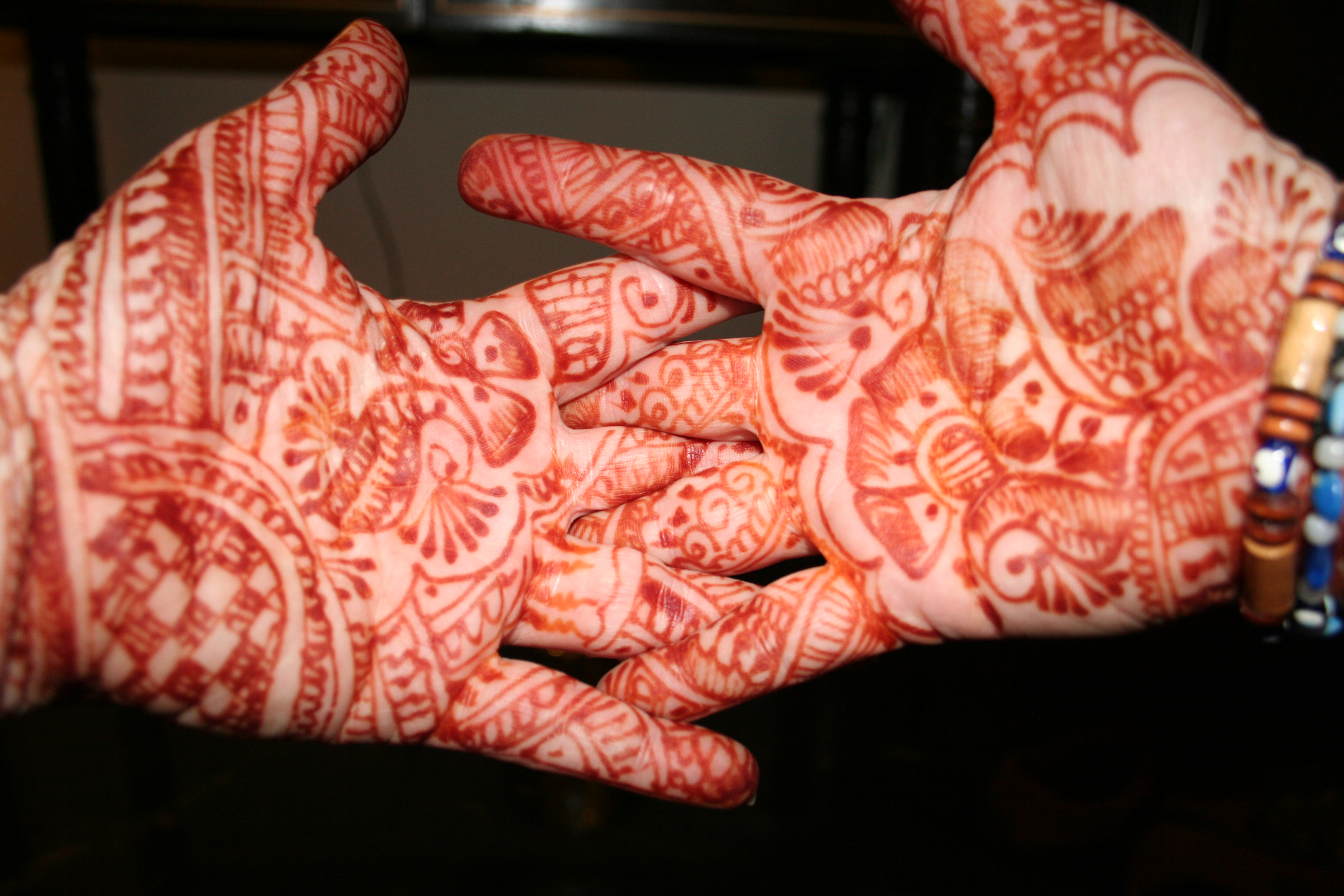 my henna hands in India