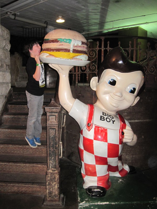 Jake takes a bite out of the Shoney's Big Boy burger