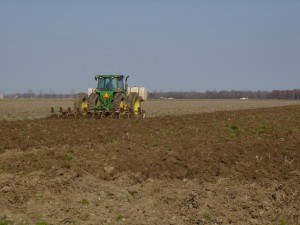 tractor getting ready to plant 