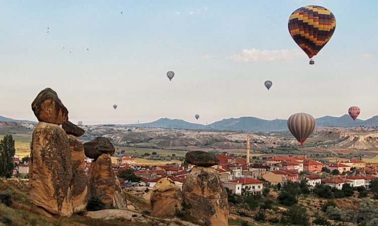 Turkish ballooning over fairy chimneys