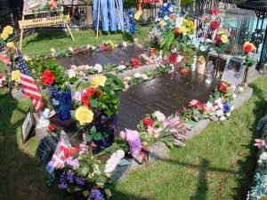 Elvis' grave